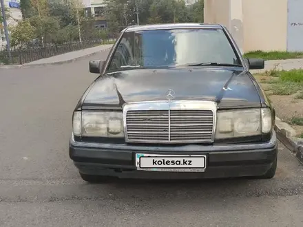 Mercedes-Benz E 260 1992 года за 1 600 000 тг. в Астана – фото 2