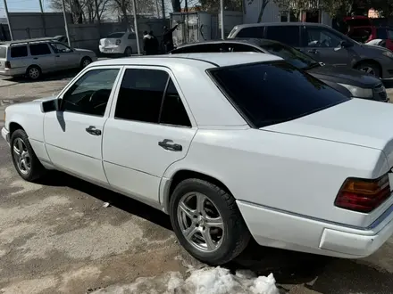 Mercedes-Benz E 230 1991 года за 1 400 000 тг. в Шымкент – фото 15