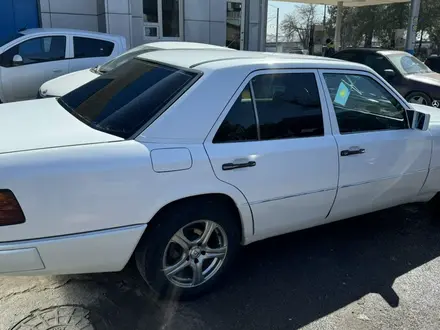 Mercedes-Benz E 230 1991 года за 1 400 000 тг. в Шымкент – фото 16