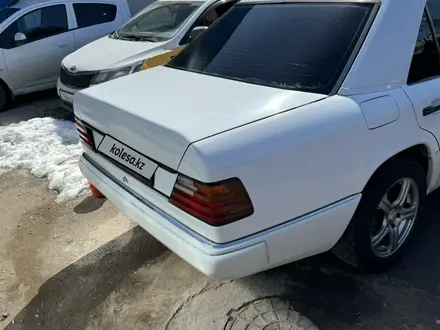 Mercedes-Benz E 230 1991 года за 1 400 000 тг. в Шымкент – фото 17