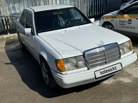 Mercedes-Benz E 230 1991 года за 1 400 000 тг. в Шымкент – фото 18