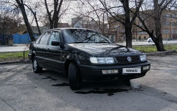 Volkswagen Passat 1994 года за 1 550 000 тг. в Семей