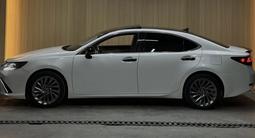 Lexus ES 300h 2013 года за 10 800 000 тг. в Актау – фото 3