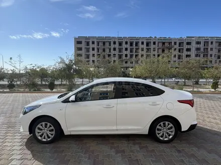 Hyundai Accent 2021 года за 7 800 000 тг. в Актау – фото 2