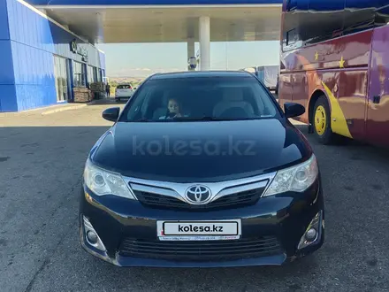 Toyota Camry 2014 года за 4 990 000 тг. в Алматы – фото 2