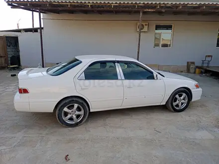 Toyota Camry 2000 года за 3 500 000 тг. в Жанаозен – фото 3