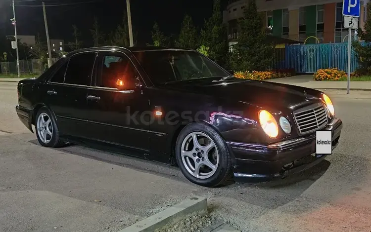 Mercedes-Benz E 320 1999 годаfor2 700 000 тг. в Алматы