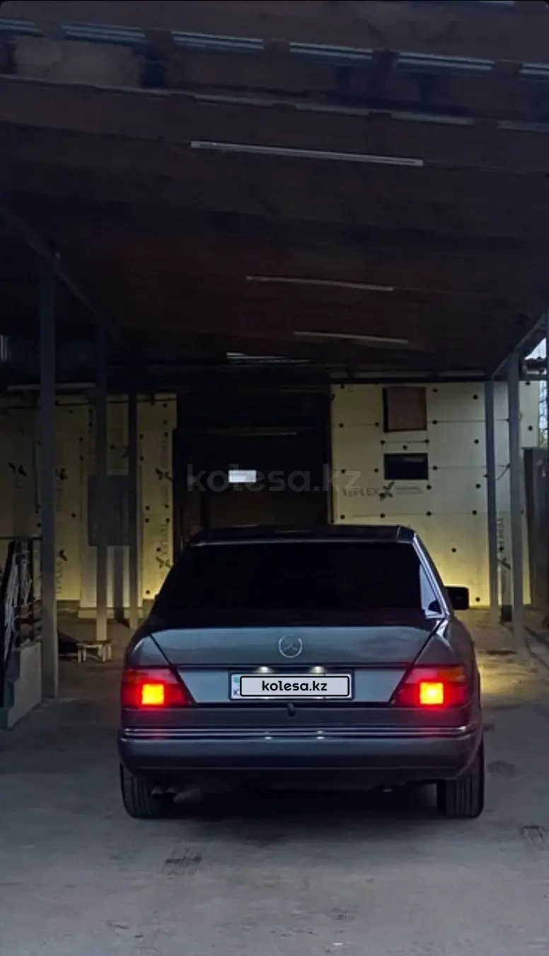 Mercedes-Benz E-Class, 1993