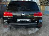 Volkswagen Touareg 2004 года за 3 850 000 тг. в Актобе – фото 3