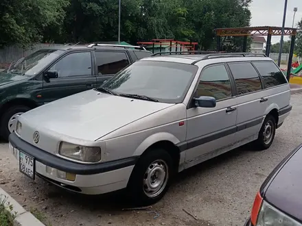 Volkswagen Passat 1992 года за 1 250 000 тг. в Толе би – фото 2