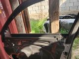 Дверь передней правой MERCEDES BENZ W211 за 15 555 тг. в Шымкент – фото 2
