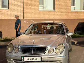 Mercedes-Benz E 320