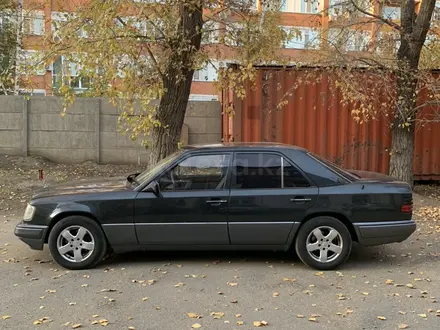 Mercedes-Benz E 200 1994 года за 2 300 000 тг. в Павлодар – фото 2