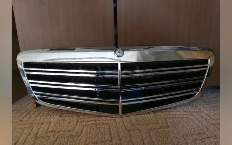 Решётка радиатора на Mercedes S/w221 6.3 AMGүшін70 000 тг. в Алматы