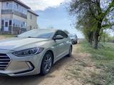 Hyundai Elantra 2017 года за 4 900 000 тг. в Уральск – фото 3