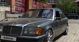 Mercedes-Benz E 220 1992 года за 1 650 000 тг. в Астана – фото 2