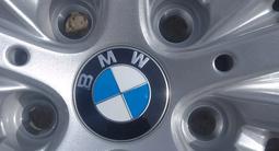 Диски с Резиной BMW 5 Серии (оригинал, новые)үшін1 600 000 тг. в Астана – фото 3