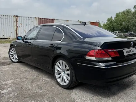 BMW 750 2007 годаүшін5 500 000 тг. в Алматы – фото 2