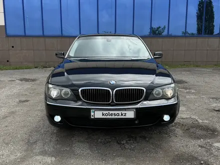 BMW 750 2007 годаүшін5 500 000 тг. в Алматы – фото 5