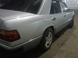 Mercedes-Benz E 200 1991 годаfor2 500 000 тг. в Семей