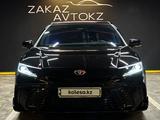Toyota Camry Luxe 2025 года за 15 800 000 тг. в Алматы – фото 2