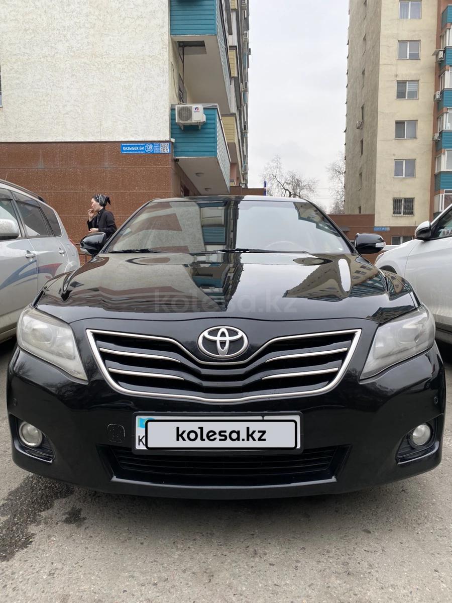 Toyota Camry 2011 г.