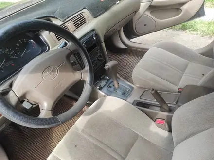 Toyota Camry 2000 года за 2 200 000 тг. в Алматы – фото 7