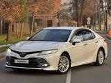 Toyota Camry 2019 годаfor13 950 000 тг. в Алматы