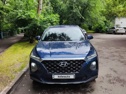 Hyundai Santa Fe 2020 года за 10 000 000 тг. в Астана