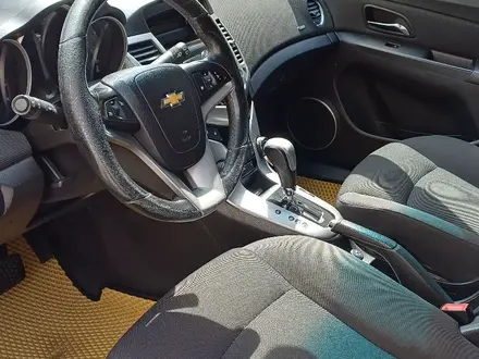 Chevrolet Cruze 2012 года за 3 500 000 тг. в Астана – фото 3