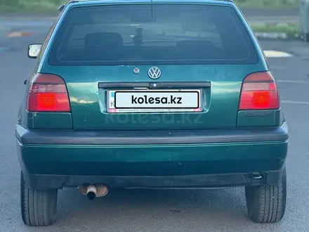 Volkswagen Golf 1995 года за 2 000 000 тг. в Астана – фото 4