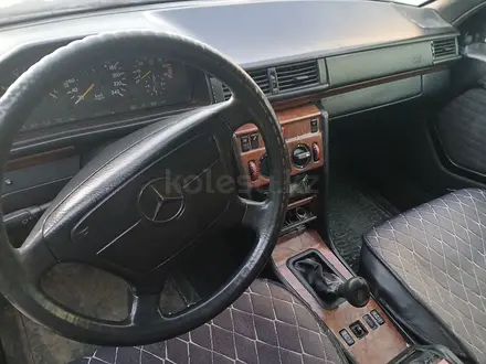 Mercedes-Benz E 260 1992 года за 1 350 000 тг. в Уральск – фото 5