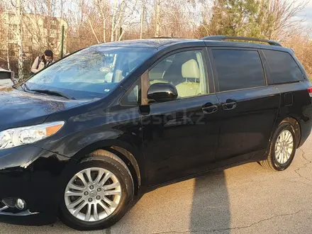 Toyota Sienna 2014 года за 13 000 000 тг. в Алматы – фото 2