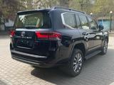 Toyota Land Cruiser 2023 года за 65 950 000 тг. в Алматы – фото 5