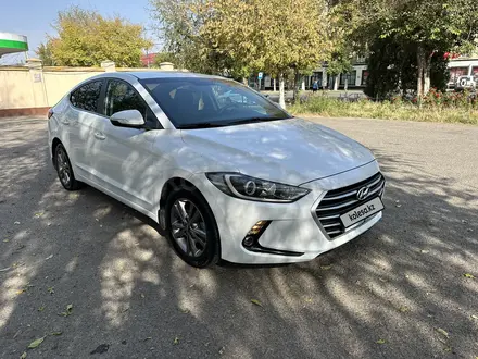 Hyundai Elantra 2018 года за 8 000 000 тг. в Шымкент – фото 3