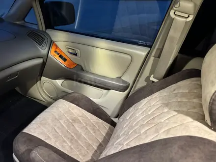 Lexus RX 300 2001 года за 5 350 000 тг. в Алматы – фото 7
