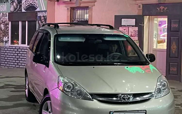 Toyota Sienna 2007 годаfor8 500 000 тг. в Актау