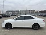 Toyota Camry 2015 года за 11 700 000 тг. в Алматы – фото 2