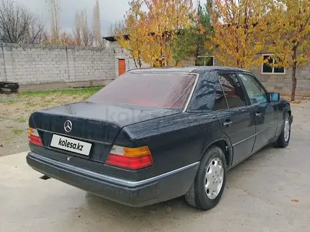 Mercedes-Benz E 220 1991 года за 2 200 000 тг. в Шымкент – фото 2