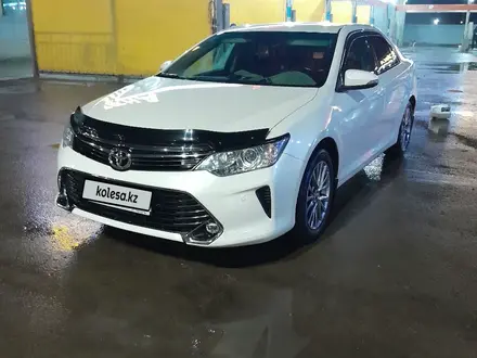 Toyota Camry 2017 года за 12 999 999 тг. в Уральск – фото 3