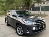 Toyota Highlander 2017 года за 18 200 000 тг. в Шымкент – фото 2