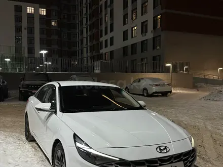 Hyundai Elantra 2021 года за 8 800 000 тг. в Астана