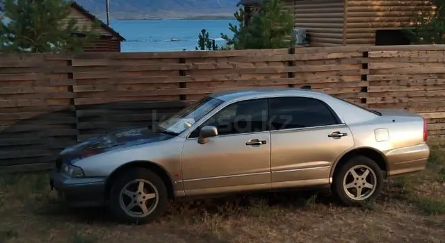Mitsubishi Diamante, 1995