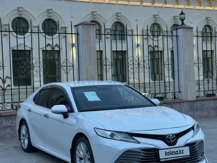 Toyota Camry 2018 года за 14 500 000 тг. в Шымкент – фото 2