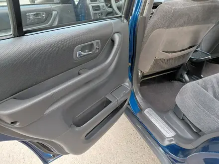 Honda CR-V 2000 года за 4 800 000 тг. в Алматы – фото 66