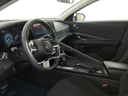 Hyundai Elantra 2022 года за 8 300 000 тг. в Астана – фото 12