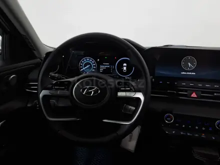 Hyundai Elantra 2022 года за 8 300 000 тг. в Астана – фото 17