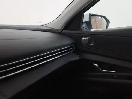 Hyundai Elantra 2022 года за 8 300 000 тг. в Астана – фото 24