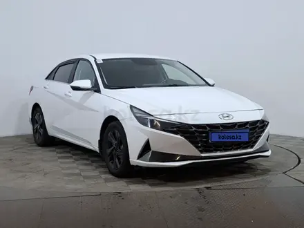 Hyundai Elantra 2022 года за 8 300 000 тг. в Астана – фото 3