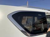 Заднее стекло на крышку багажника за 250 000 тг. в Алматы – фото 2